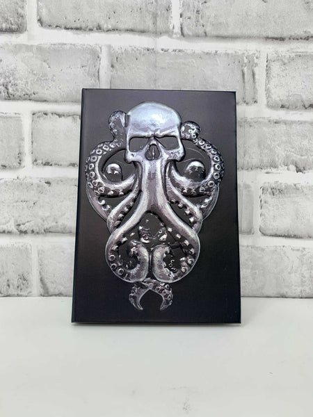 BOTEGA EXCLUSIVE Embossed Call of Cthulhu Hardback Journal
